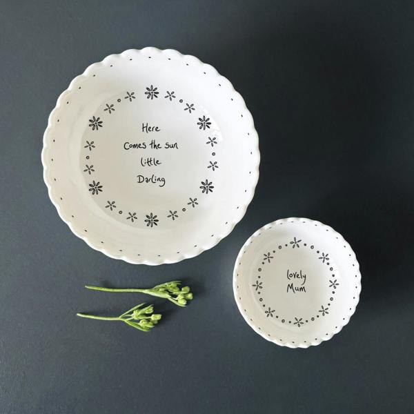 Small Scalloped Porcelain Bowl “Lovely Mum” – Mini Trinket Bowl
