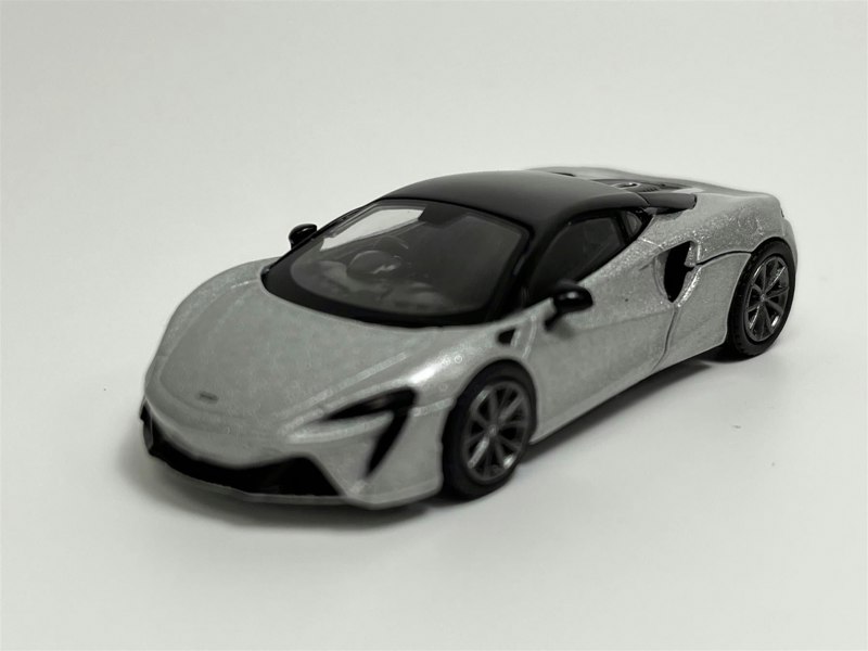 Mini GT McLaren Artura Ice Silver RHD 1:64 Scale Mini GT MGT00582R