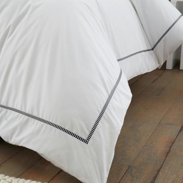 Bianca Contrast Trim 200 Thread Count Cotton Duvet Cover Set White / Black