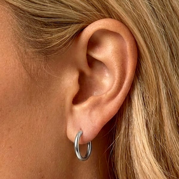 MUCHV Solid Hoop Earrings - 18mm