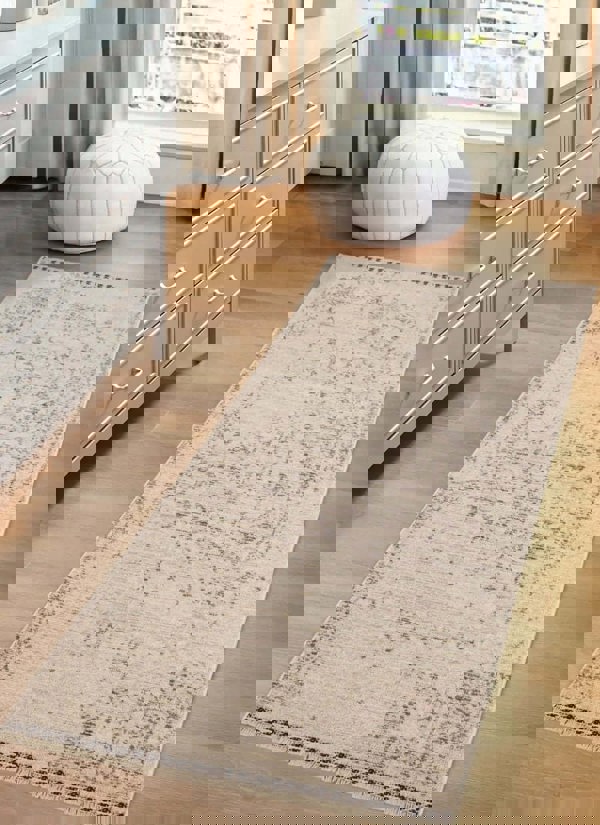 Traditional Medallion Vintage Rug with Cotton Fringe