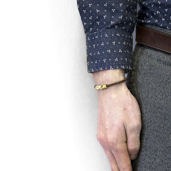 Anchor & Crew Mocha Brown Talbot 9ct Yellow Gold and Stingray Leather Bracelet