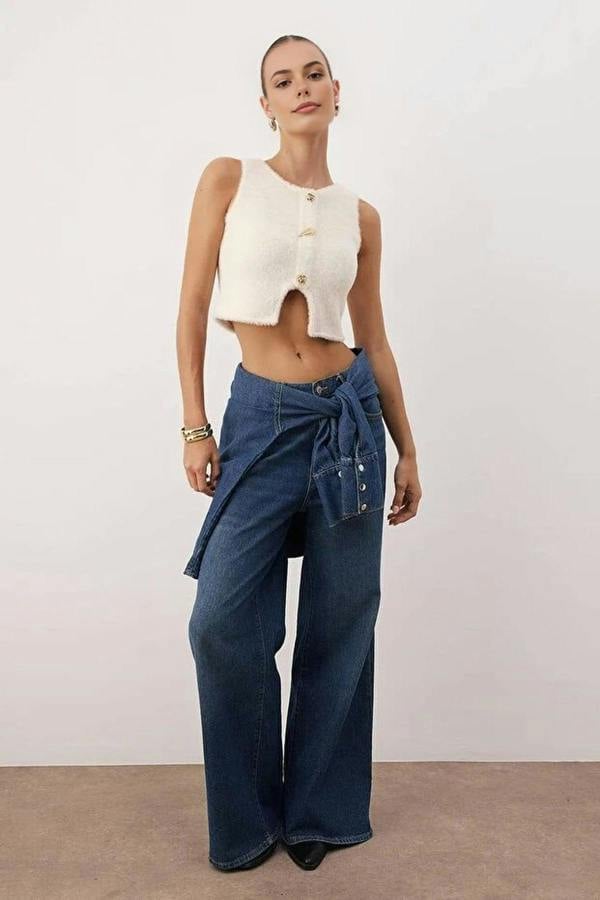 WOVCOR Plush Fitted Super Crop Knit Vest with Button Detail