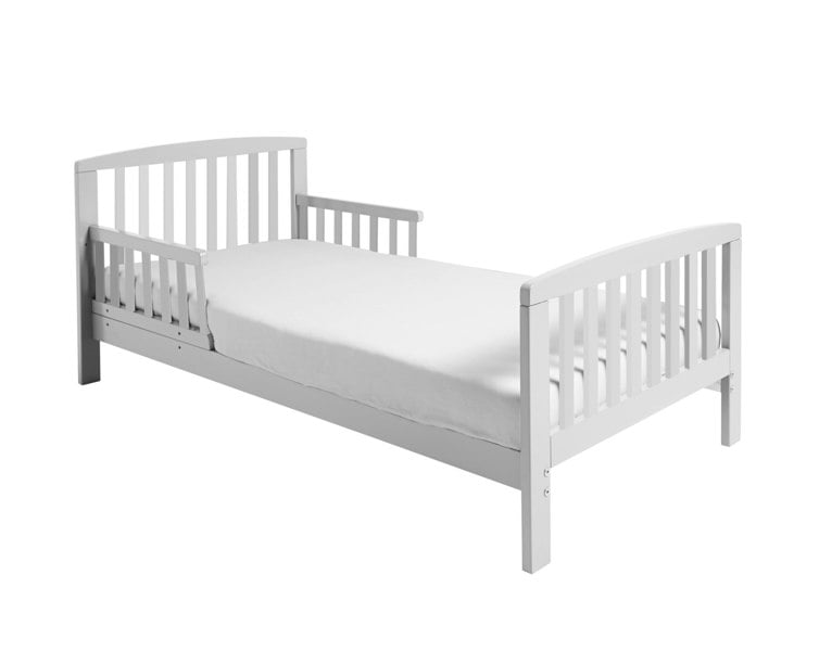 Kinder Valley Bluey 7 Piece Toddler Bed Bundle