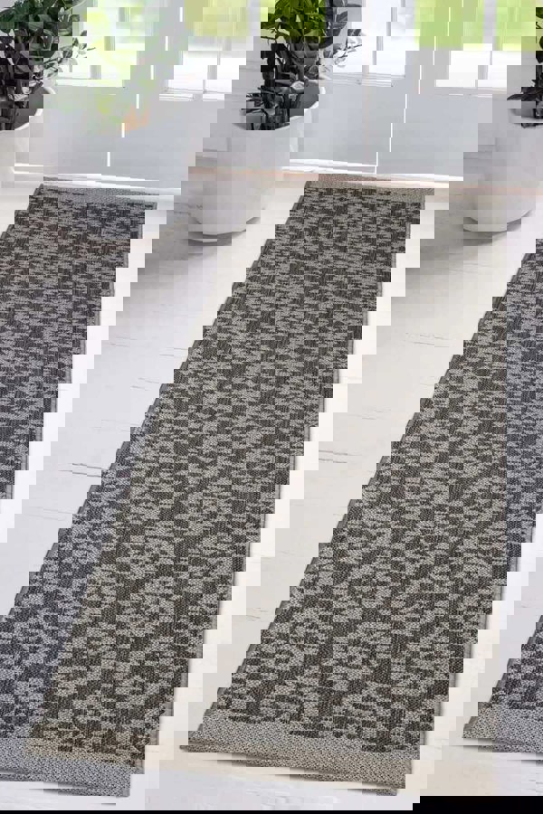 County Genesis Rug Diamond Design – Indoor/Outdoor Use