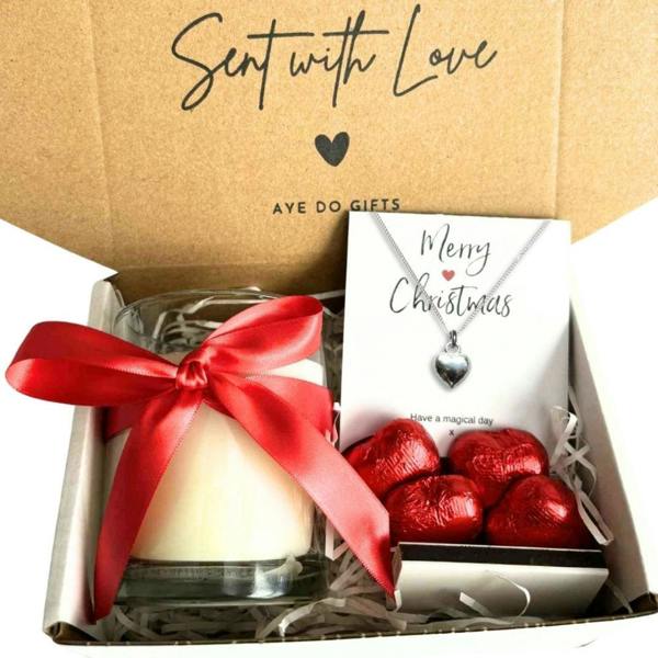 Aye Do Gifts Small Merry Christmas Gift Hamper | Necklace, Chocolates & Candle