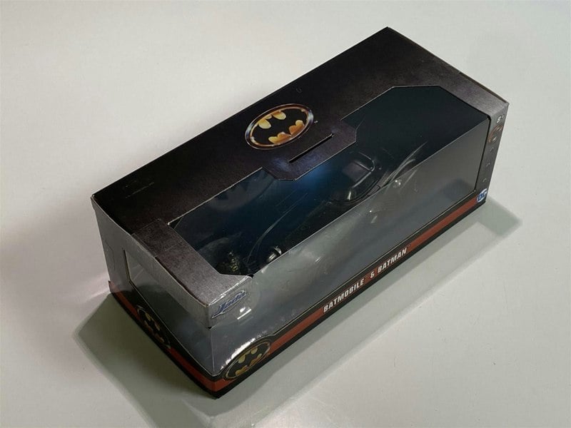 batmobile 1989 with batman figure 1:32 scale jada 31704