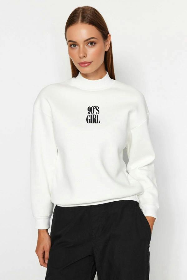 WOVCOR Stand-up Collar Knit Sweatshirt with Fleece Inside and Embroidered Slogan