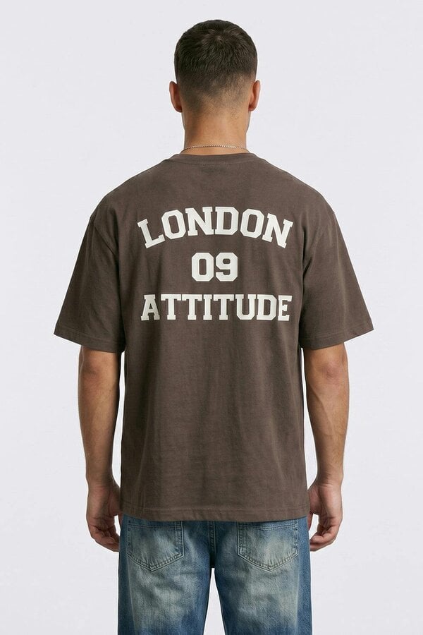 London Attitude Oversized Heavyweight T-Shirt with Varsity Back Print in White - Dark Chocolate
