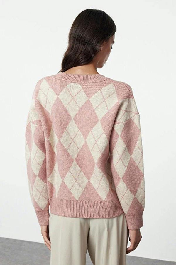 WOVCOR Soft-Textured V-Neck Argyle Pattern Knit Sweater