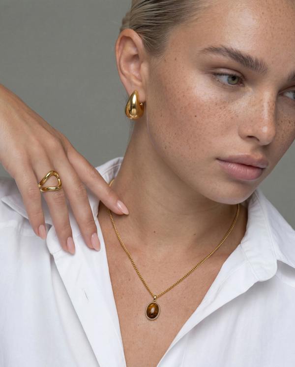 Elk & Bloom Medium Chubby 14K Gold Teardrop Drop Studs