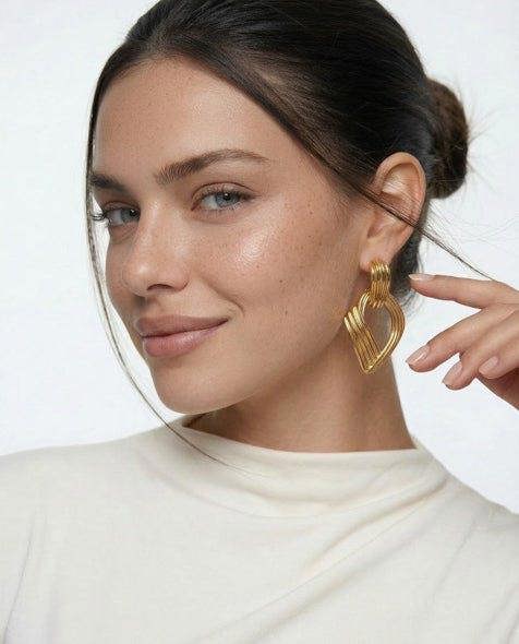 Elk & Bloom Large Thick 14K Gold Ribbed Drop Hoop Studs