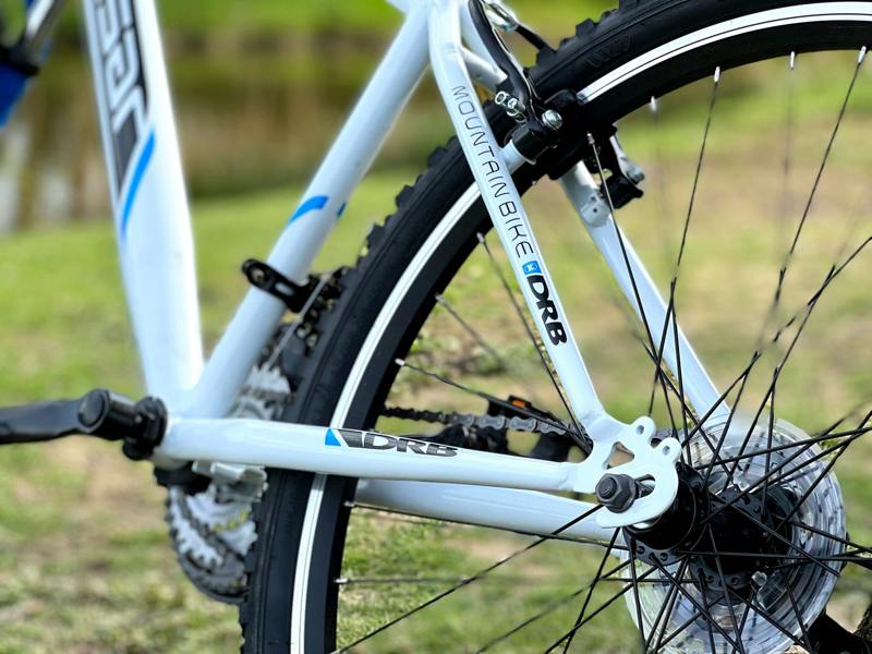 Dallingridge Pulsar Hardtail Mountain Bike, 26" Wheel - Ice White/Blue