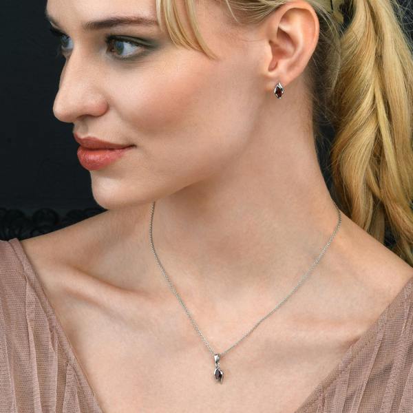namana 925 Sterling Silver Garnet Marquise Pendant Necklace