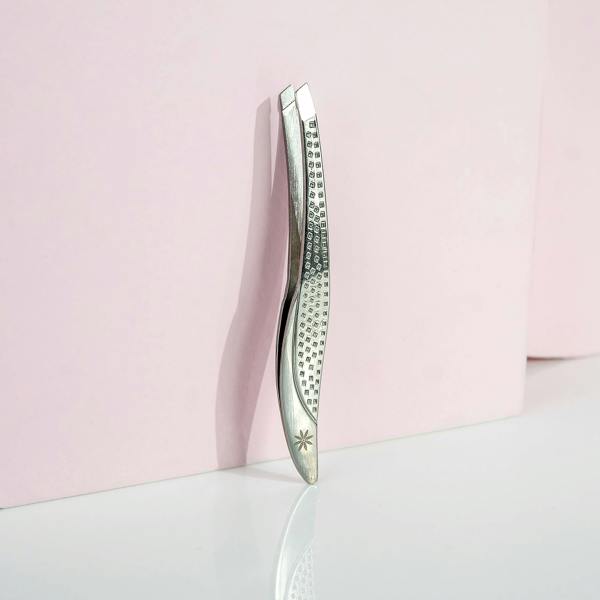 Brushworks Traditional Tweezers