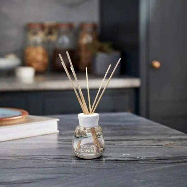 Yankee Candle Signature Amber and Sandalwood Reed Diffuser 100ml