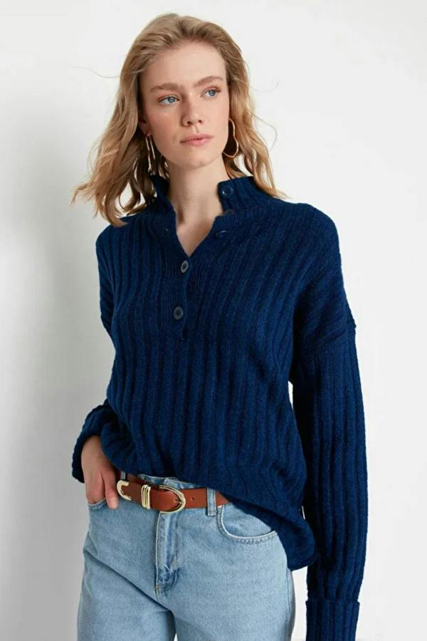 Hoxton Gal Oversized Soft-Textured High Neck Knit Top