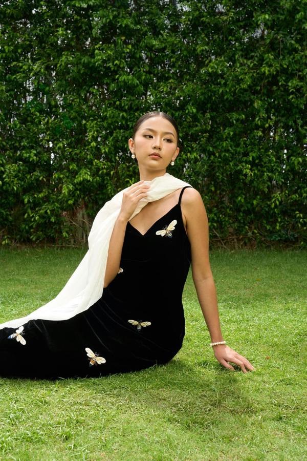Ivory Silk Bridal Shawl – Hand-Dyed Mulberry Silk, 85 × 300cm