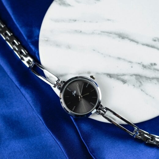 The Colourful Aura Silver Steel Metal White Dial Elegant Party Adjustable Bracelet Watch