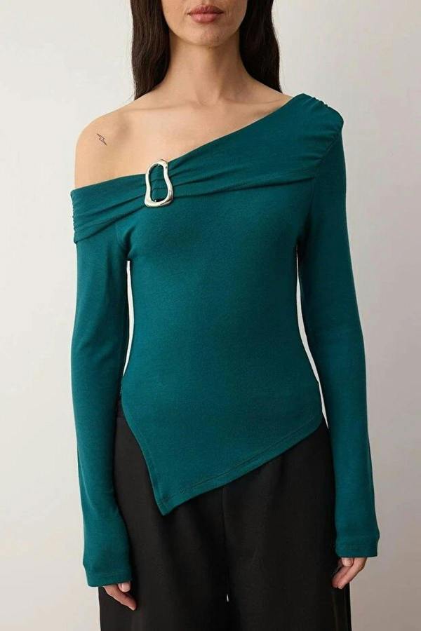 WOVCOR Asymmetrical Neckline Fitted Knitted Blouse with Accessory Details