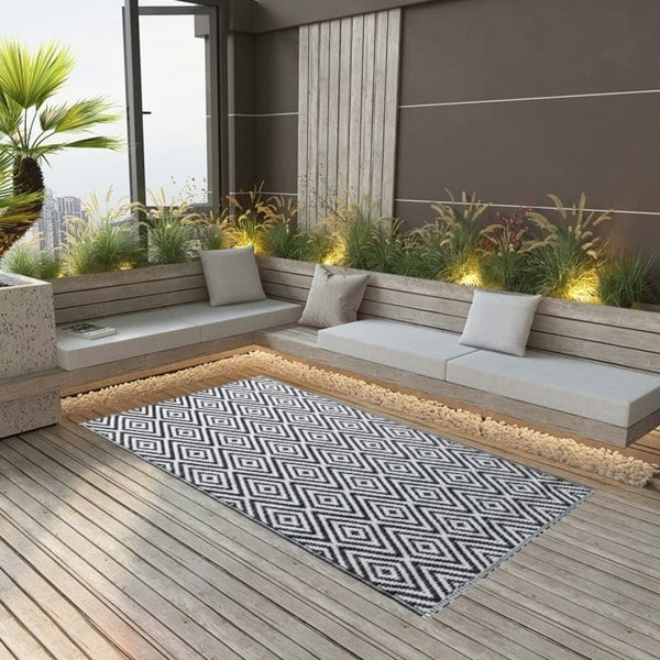 Berkfield Outdoor Carpet White and Black 190x290 cm PP