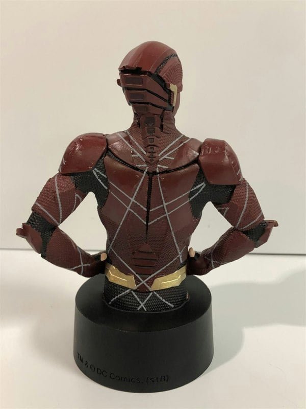 the flash #18 1:16 scale bust universe collection eaglemoss