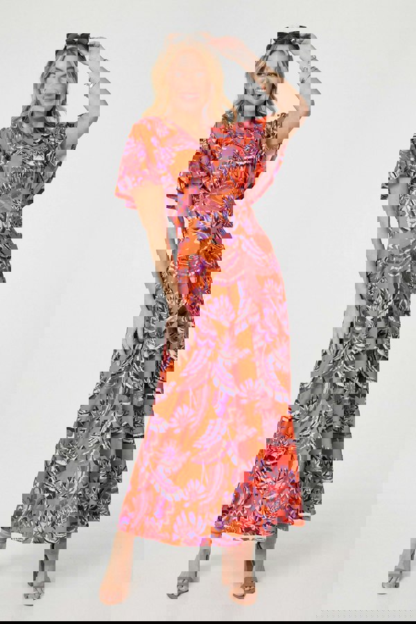 Orange | Printed Angel Sleeve Maxi Dress : Model is 5'10"/178 cm and wears UK8/EU36/US4/AUS8