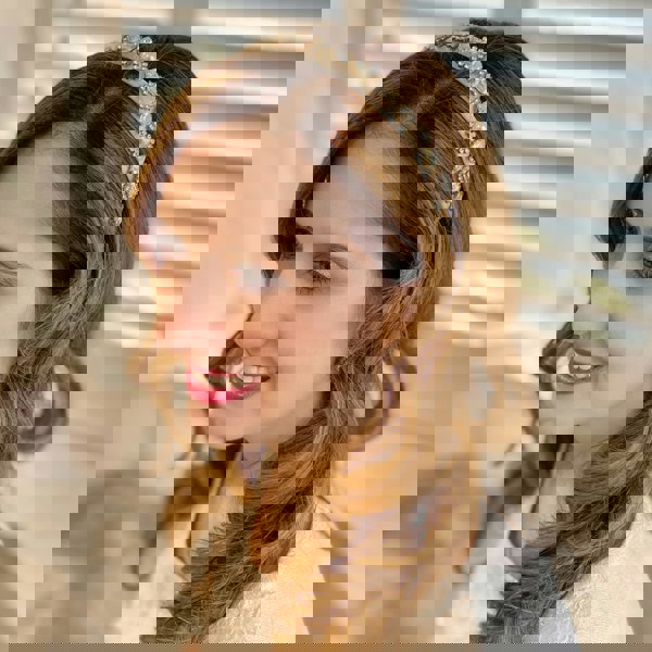 White jewelled headband, slim design, crystal embellishments, vintage inspired style, elegant decorative hair accessory for wedding guests
