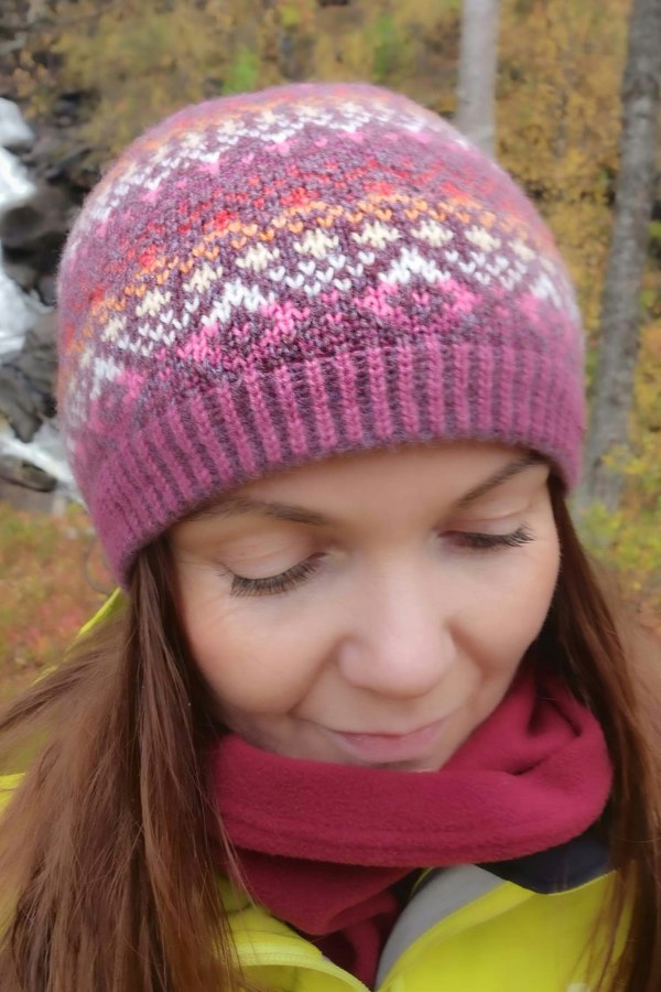 SuperBobble Hildasay Fairisle Beanie Hat - Berries