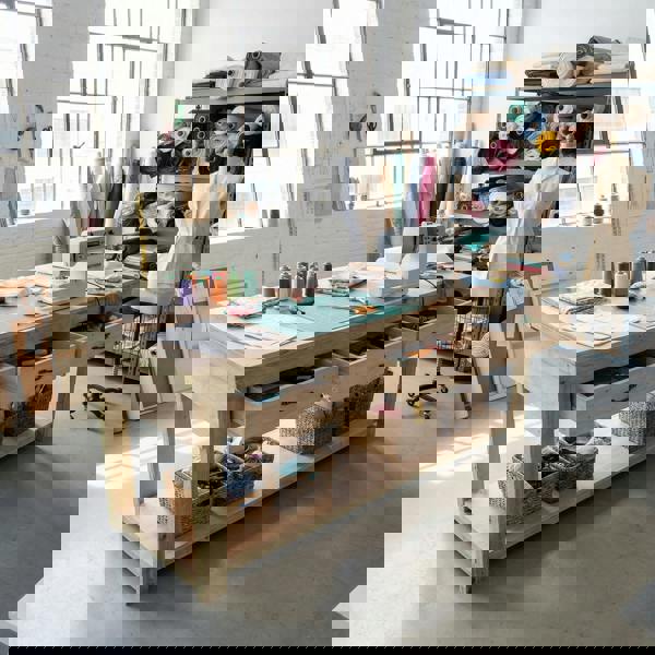 Wooden eucalyptus Top Workbench – Durable Tool Cabinet with Multiple Drawers, Ideal for Dry Indoor Spaces Such as Garages, Workshops, and Studios