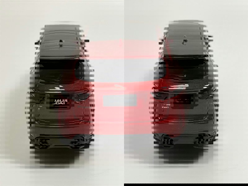 Tayumo Jaguar F Pace Red LHD 1:36 Scale Pull & Go Tayumo 36100032