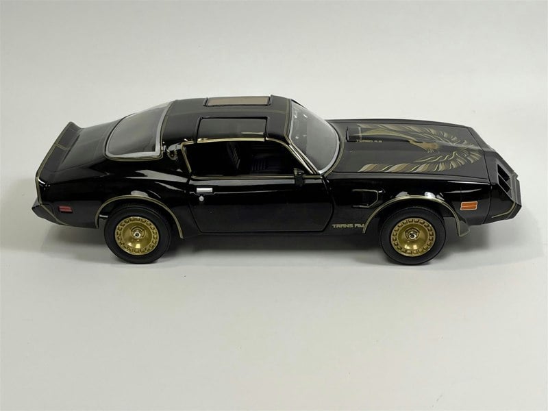 Greenlight Smokey and the Bandit II Theme 1980 Pontiac Firebird T/A 1:24 Greenlight 84037