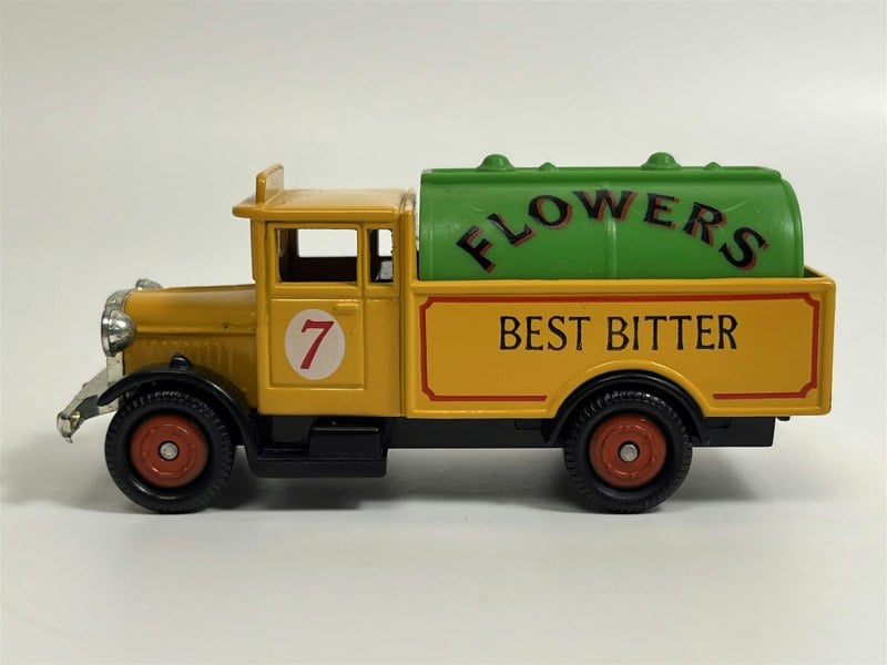MCSlots The Village Collection Flowers Best Bitter Cameo VCC03D S6