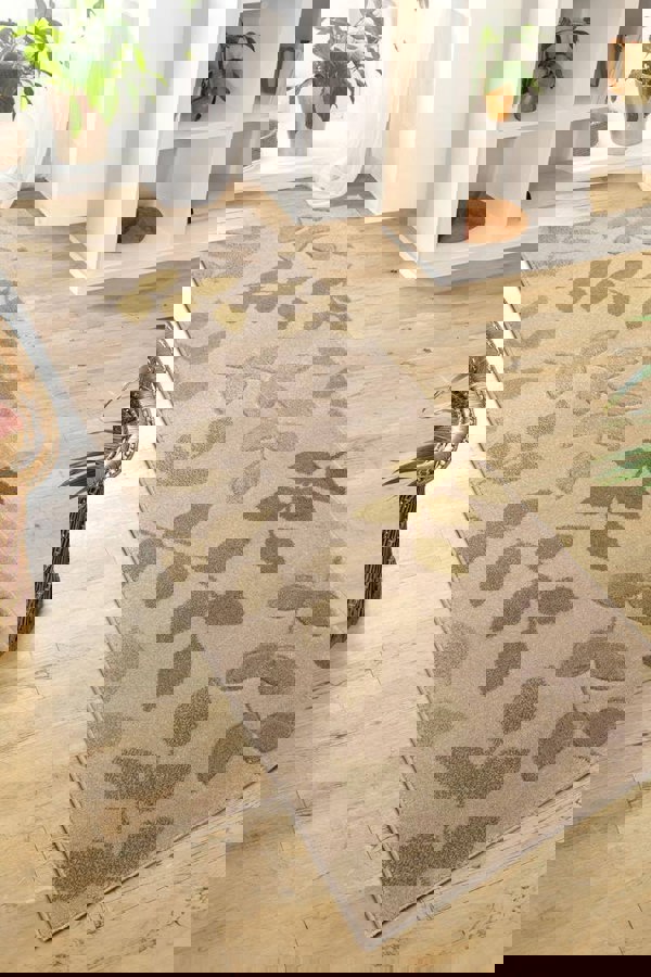 Newport Leaf Rug – Hand-Carved Floral Design