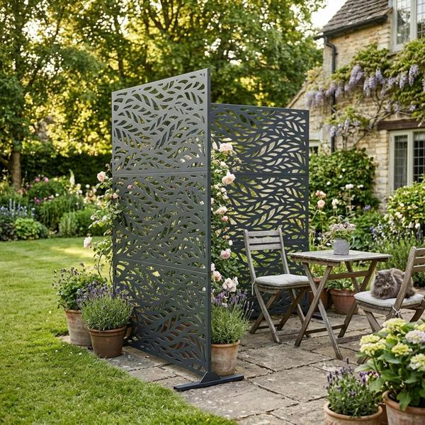Nicoman Metal Indoor/Outdoor Privacy Screen 90cm x 180cm - Leaf