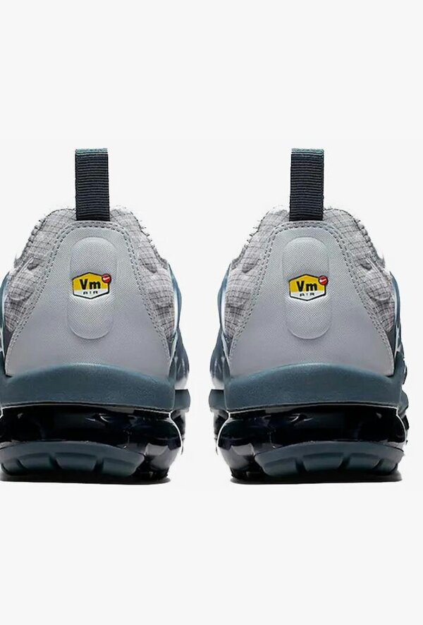 Nike Air Vapormax Plus Trainers