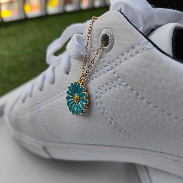 The Colourful Aura Floral Daisy Sunflower Dangle Shoe Lace Sneaker Accessories Summer Skate Charm