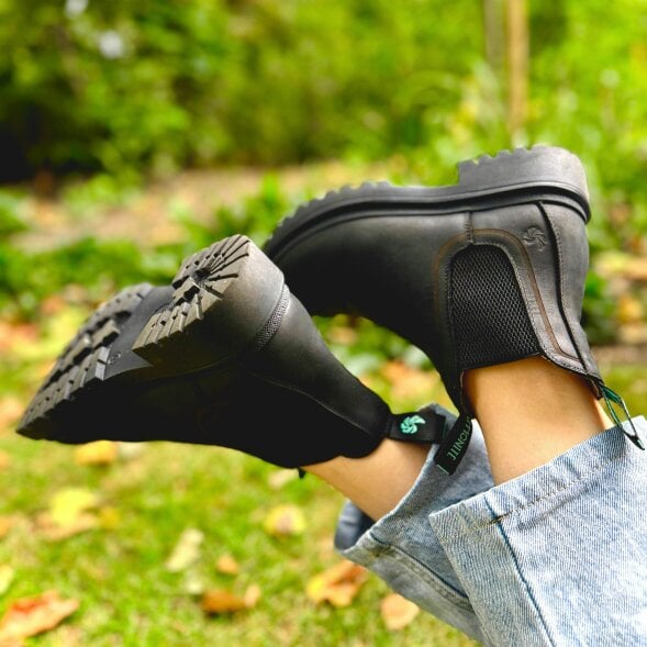 AMMONITE Women's Water-Resistant Chelsea Boots | Charmouth Black