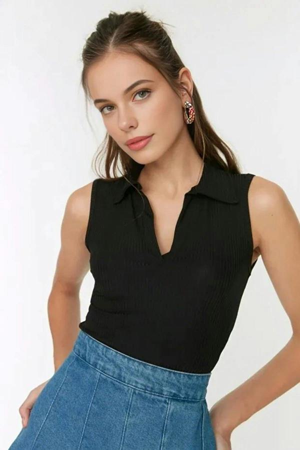 WOVCOR Fitted Polo Collar Crop Stretch Knit Blouse