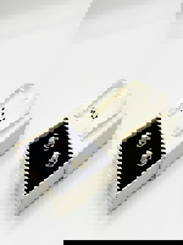 SVNX Pearl Diamante Stud Earrings - Gift Boxed