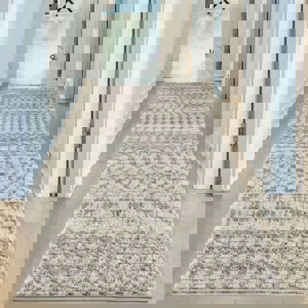 Shaggy Rug Ivory-Grey colours non-shedding, pet-friendly.