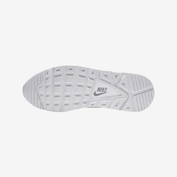 Nike 749760-102 Sneakers   in  White