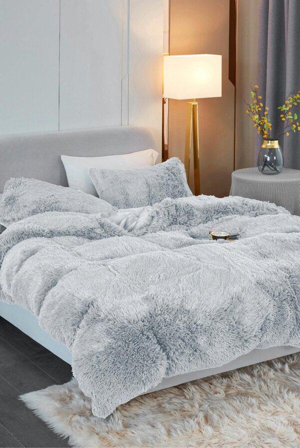 Ezysleep Silver Faux Fur Duvet Cover Set