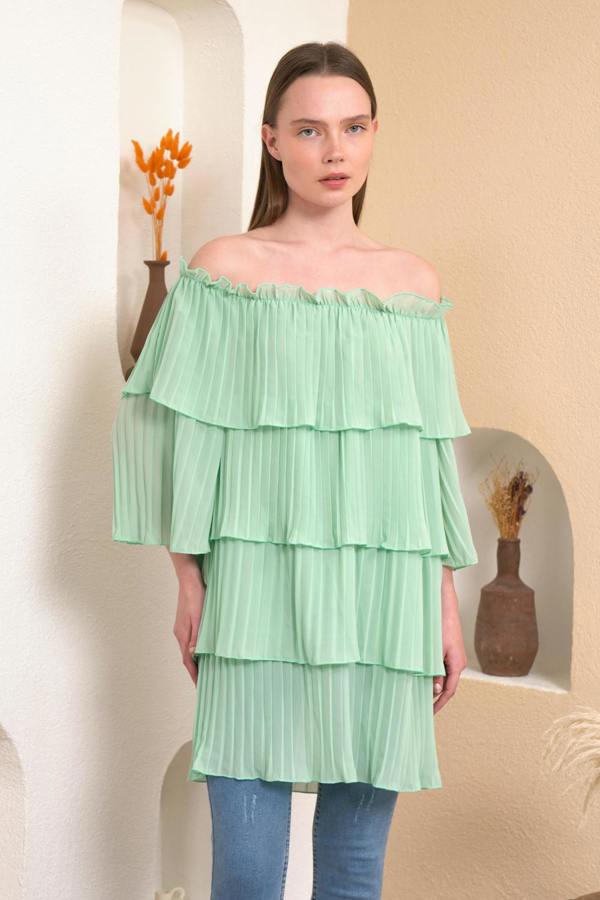 Hoxton Gal Off Shoulder Relaxed Fit 3/4 Sleeves Layered Blouse In Green
