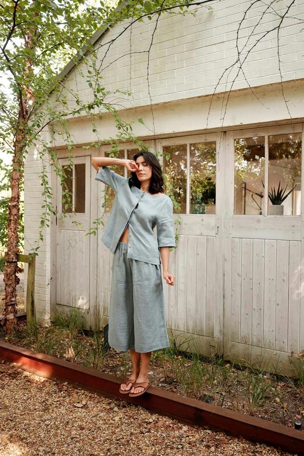 Pretty You London Relaxed Linen Scoop Neck Top In Blue Haze