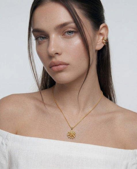 Elk & Bloom 14K Gold Star Flower Pendant Necklace