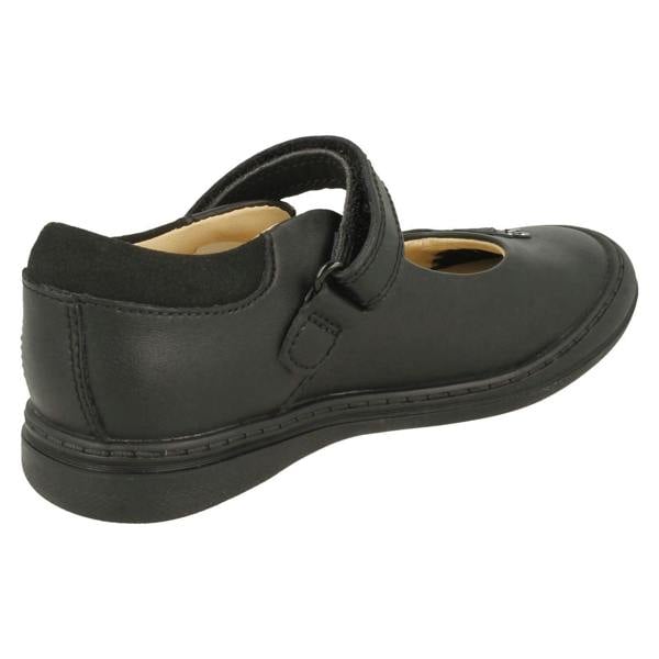 Clarks Girls Clarks Butterfly Detailed School Shoes Scooter Daisy