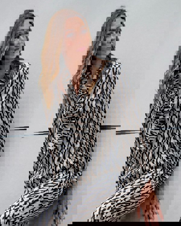 Antonia York Black & Cream Trousers | Evie Slim Elasticated Waist Abstract Print Pants