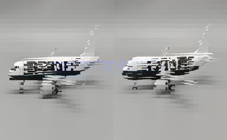 InFlight200 Braniff International Airways Airbus A320-231 N902BN With Stand Limited 1:200 Scale Inflight200 IF320BN0724A
