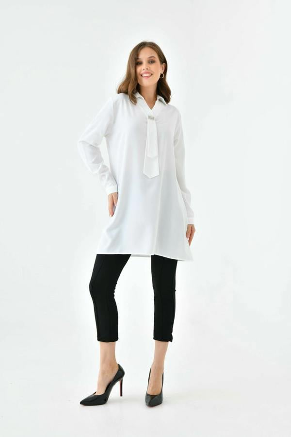Hoxton Gal Oversized Long Sleeves Shirt Collar Tunic Top with Brooch Detail in White